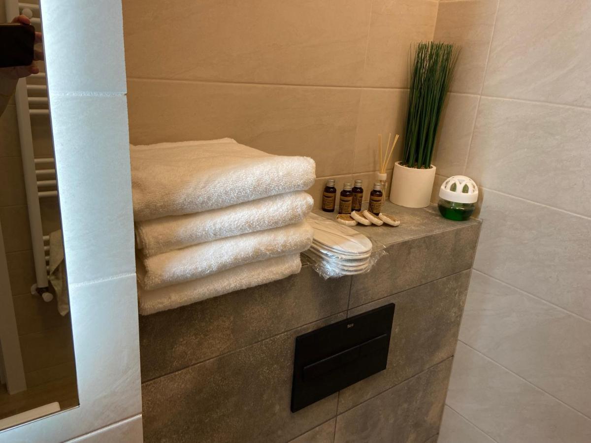 Mirage Sunset Mamaia Apartment Ngoại thất bức ảnh