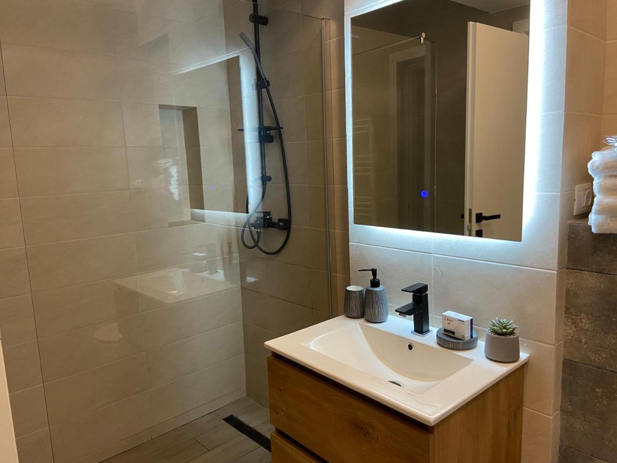 Mirage Sunset Mamaia Apartment Ngoại thất bức ảnh